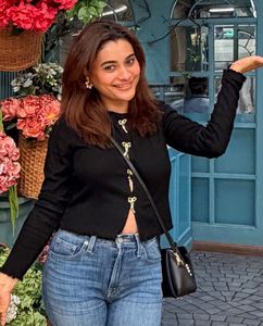 Stylish Black Cropped Cardigan Top