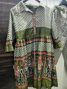 Striped Kurta Set with Detailed Print