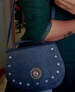 Dark 🌑 Gray Coloure Fashion Sling Bag