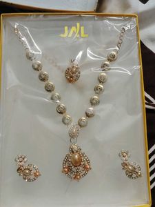 Elegant Necklace and Earring Set