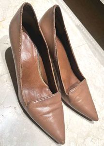 Elegant Brown Leather Pumps