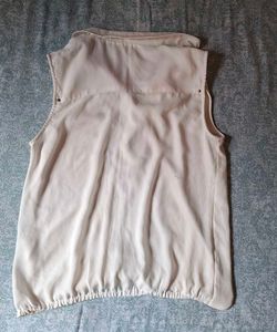 White Sleeveless H&amp;M Top