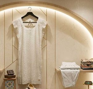 Elegant White Chikankari Kurta set with pocket