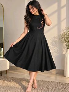 Elegant Black Sleeveless A-Line Dress