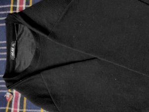 H&M Black Textured Crew Neck T-shirt