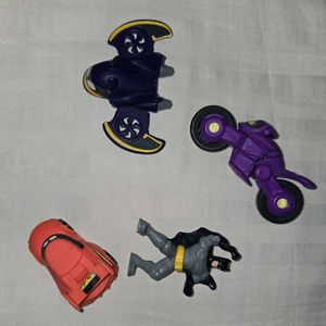 Batman & Batmobile Kinderjoy Toy Set