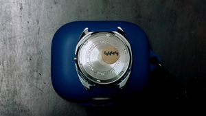 Vintage ANGLO - SWISS blue case &amp; dial 💙