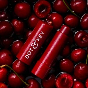 DOT &amp; KEY Lip Balm - cherry crimson with SPF 50+