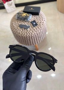 David beckham Stylish Black Round Sunglasses