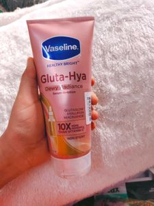 Vaseline Gluta-Hya Dewy Radiance Lotion for Face &