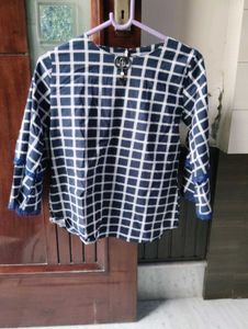Stylish Blue &amp; White Checked Top