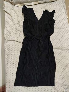Chic Black Ruffled V-Neck Dress