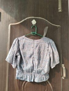 Chic Floral Print Cropped Top