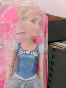 Disney Princess Cinderella Fashion Doll.