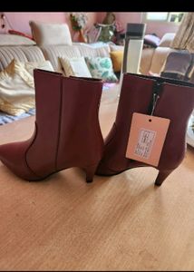 Dressberry Maroon Kitten Heel Boots