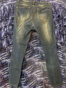 Vero Moda Heavily Damaged Jeans