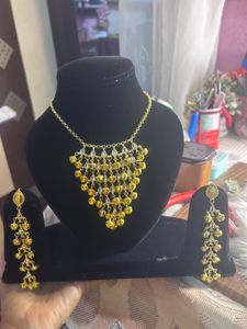 handmade crafted necklace set