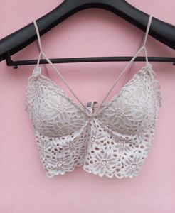 Penti Lace Bralette with Adjustable Straps