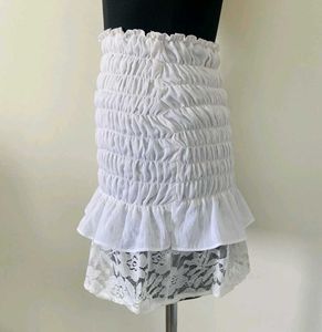 Ruffle lace mini skirt