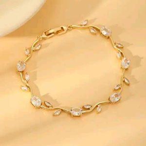 Golden tulip bracelet