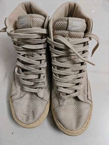 Nike Blazer Mid Top Sneakers