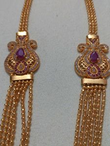 Elegant Gold-Toned Maang Tikka Set