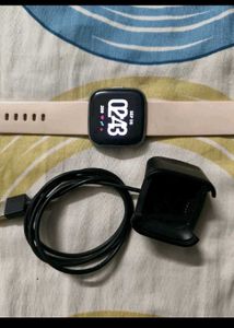 Fitbit Versa 2 Amoled Smartwatch with Charger