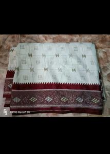 Elegant Saree with Traditional Motifs