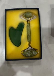 le Marbelle Jade Roller &amp; Gua Sha Set