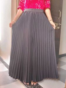 Elegant Pleated Maxi Skirt