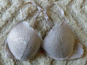 🤍 La Senza lace padded push-up bra