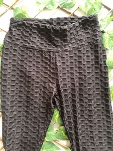 Butt Scrunch Textured Black Leggings