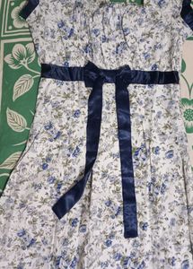 knee length frock with short sleeve