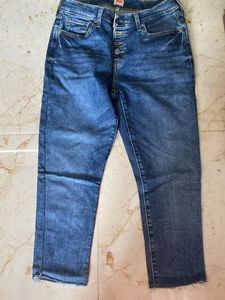 Levis Button fly Closure High Rise Boyfriend Fit