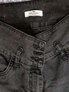 Stylish Charcoal Grey shorts (kapri) for girls