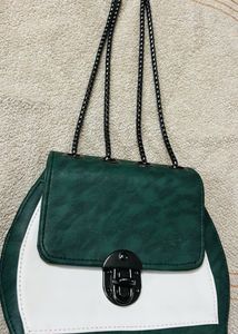 Chic Green &amp; White Crossbody Bag