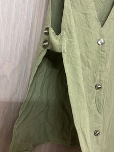Chic Olive Green Sleeveless Button-Up Vest