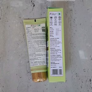 St. Botanica Face Wash