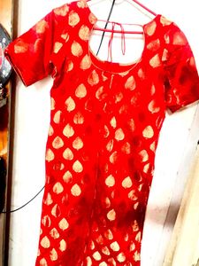 Vibrant Red Leaf Print kurta
