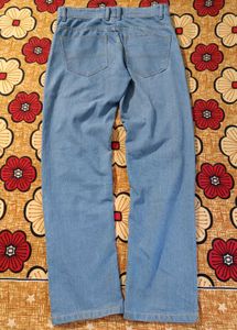 Light Wash Blue straight-fit