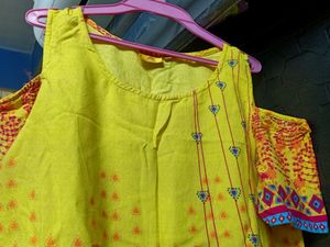 Rajasthani Prints Shoulder Cut Top
