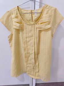 Chic Yellow Short Sleeve Top