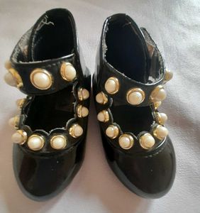 Black Shoe