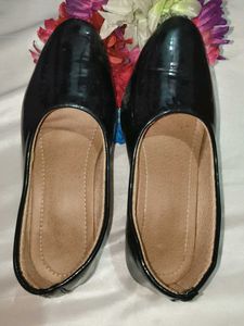 Shiny Black Ballet Flats