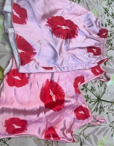 Cute Kiss Print Pajama Set