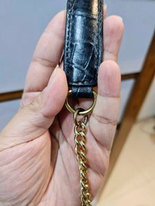 Elegant Chain Strap Bag Accent