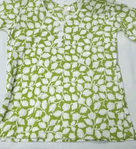 Short Green Floral Embroidered Kurta