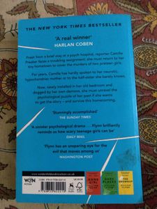 Sharp Objects by Gillian Flynn