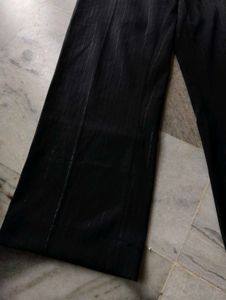 Chic Wide-Leg Black Striped Pants