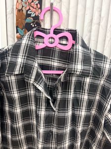 Chic Plaid Button-Up Shirt
